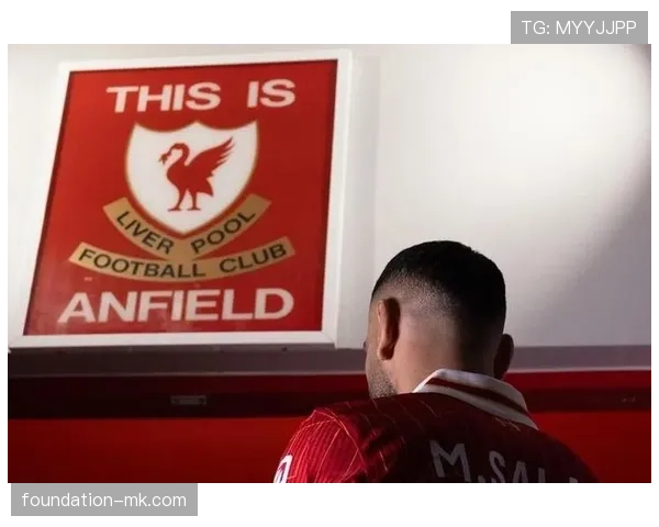 阿什拉夫关注英超新赛季,期待在激烈角逐中展现亮眼表现