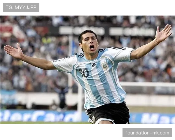 阿根廷队以精湛控球演绎足球艺术,赛场表现惊艳全场 阿根廷队以精湛控球演绎足球艺术,赛场表现惊艳全场