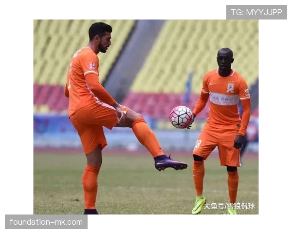 泰国国家队主场迎战强敌，曼谷球迷翘首以盼