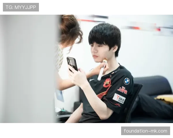 董志豪赛场像战神，私下却拎着大牌包去买菜，第一次感觉人生被碾压