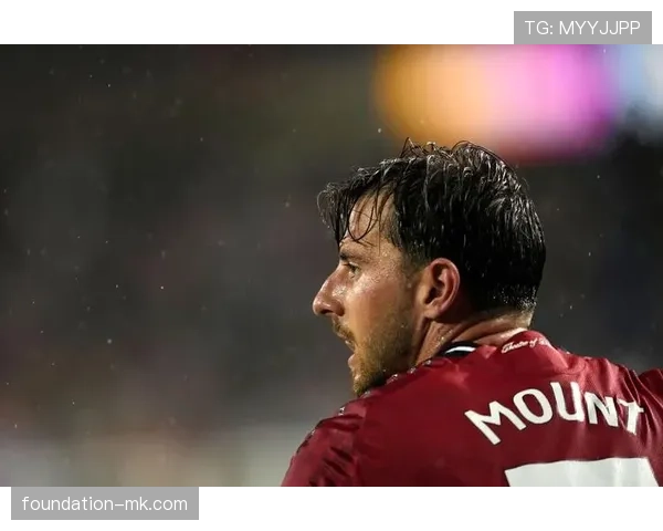 曼联重建阶段阵容变动，问题积累是否面临赛季成绩影响考验